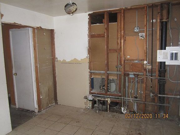 5th image of 1234 Balmoral Ave