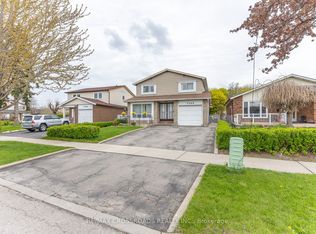 7340 Leesburg St, Mississauga, ON L4T 3R6
