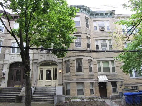 12 Fuller St #4, Brookline, MA 02446