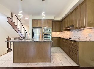 5710 Long Valley Rd #4, Mississauga, ON L5M 0M1