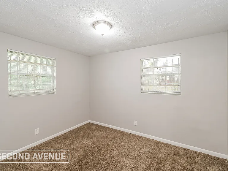 2230 W 11th St — Photo 14