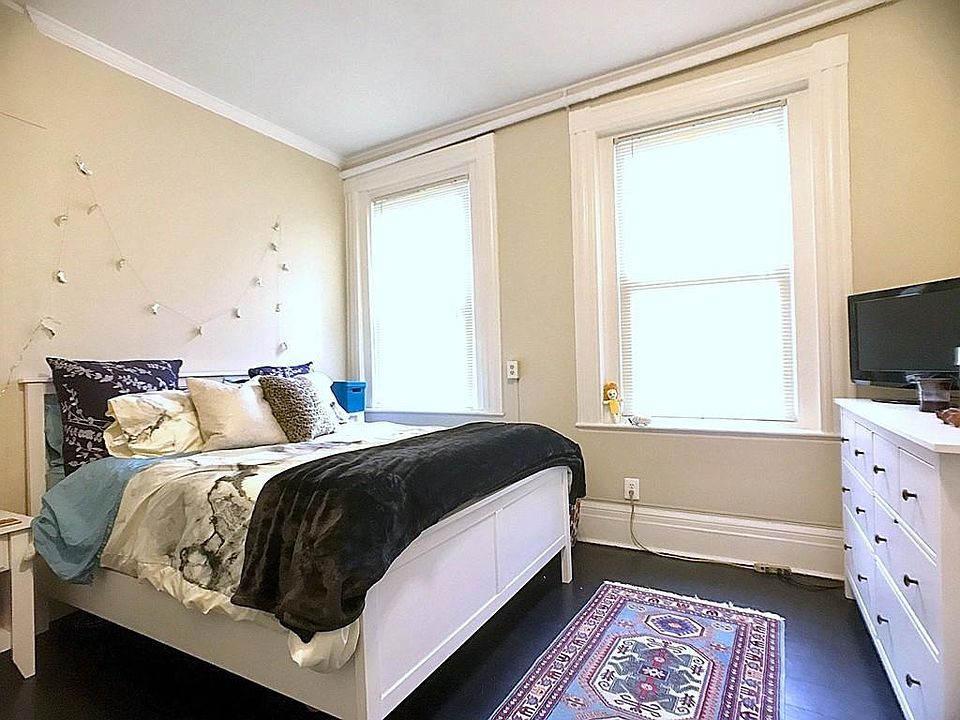 2nd image of 4 Dexter Row Suite B