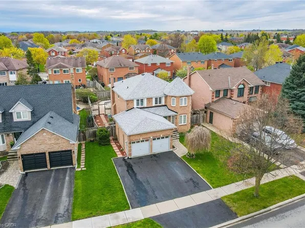 17 Eaton St, Halton Hills, ON L7G 5L4