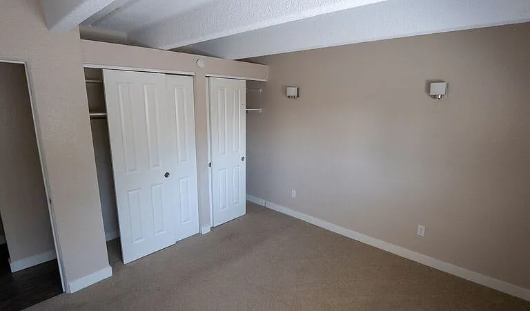 SloHi 1516 Perry Street — Photo 13