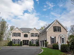 13 Equestrian Rdg, Newtown, CT 06470