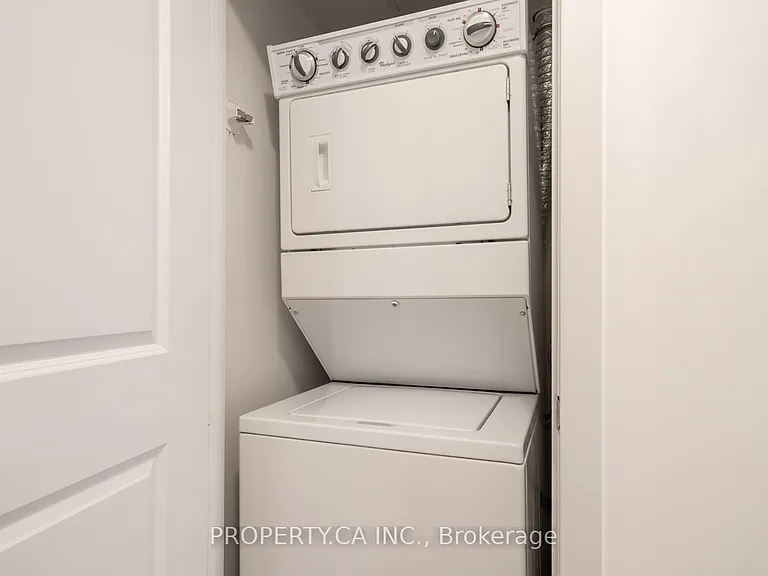105 George St #303 — Photo 14