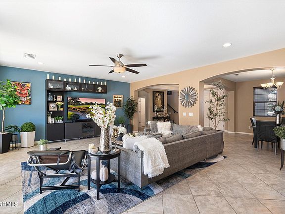 3rd image of 2901 E IRIS Drive
