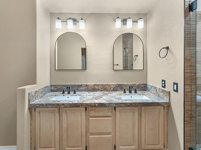 1326 Linsay Pl — Photo 18