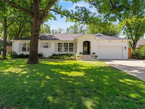 1714 Drakestone Ave, Nichols Hills, OK 73120