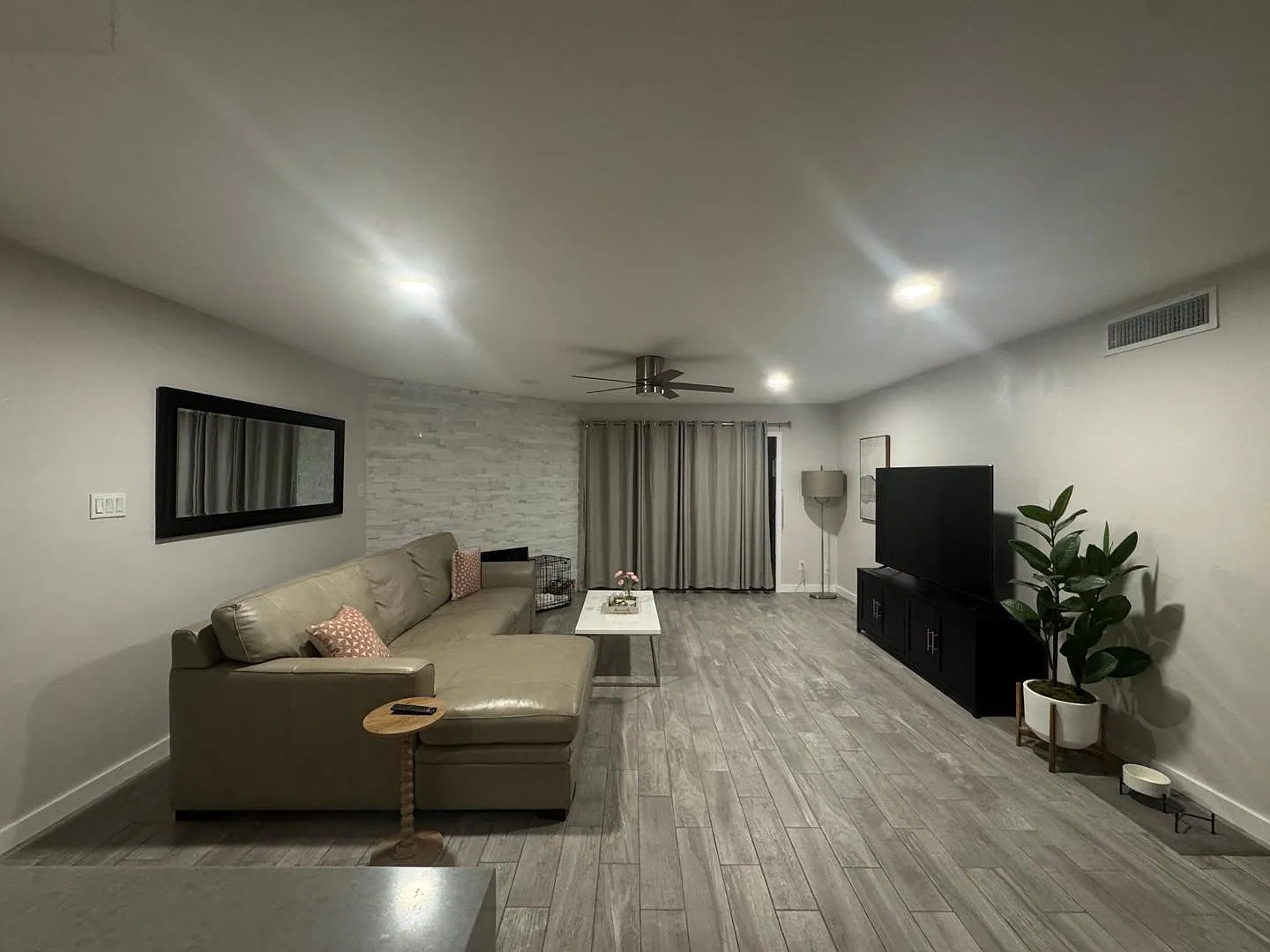 2 bed, 2.0 bath, 1266 sqft, $2,500 — Photo 1