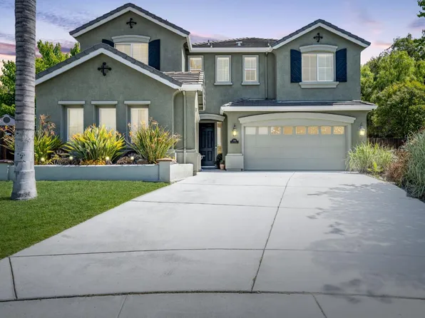 1501 Liberty Ct, Hollister, CA 95023