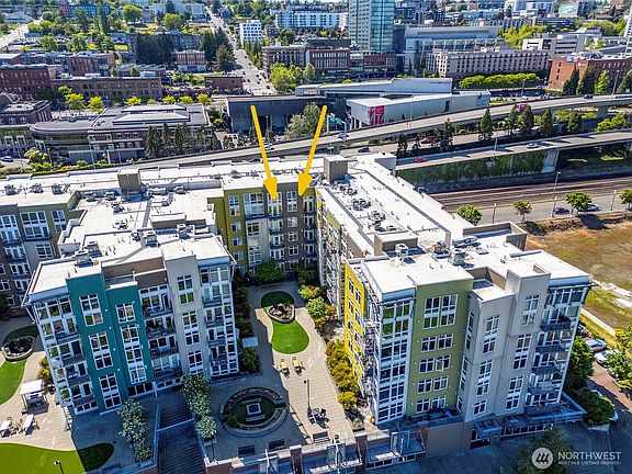 4th image of 1705 Dock Street #513