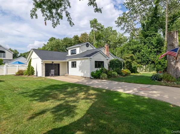661 Bay 6th Street, West Islip, NY 11795