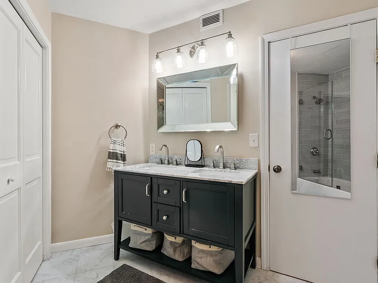 9 Battery St #7 — Photo 9