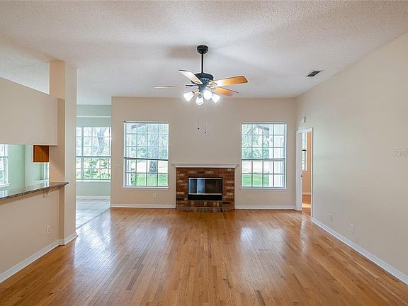 3rd image of 5427 Endicott Pl