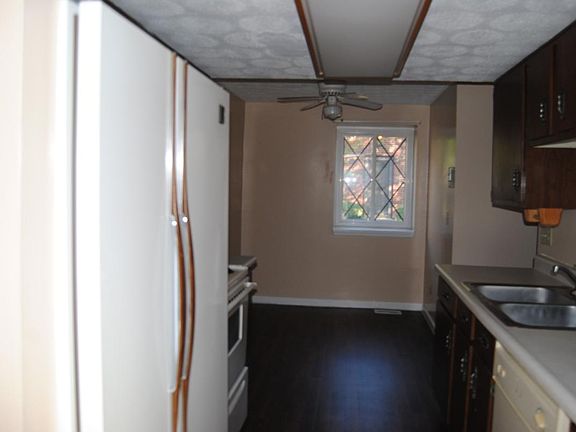 3rd image of 7548 Graystone Ct #181
