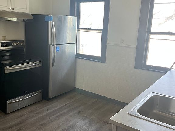 2nd image of 352 Auburn Ave APT 3
