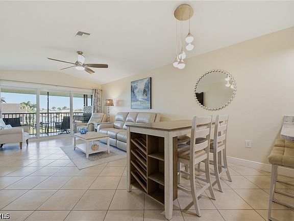 3rd image of 808 Cape Coral Pkwy W APT 201