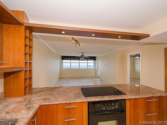 3rd image of 1420 Brickell Bay Dr APT 1402E