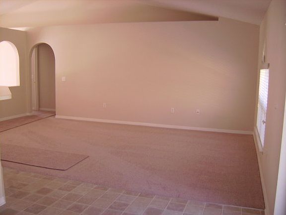 3rd image of 1499 W Lamplighter St