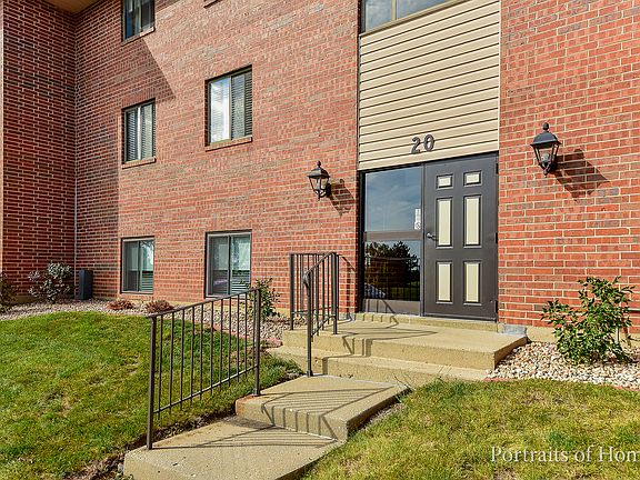 2nd image of 20 E Fountainview Ln APT 1B