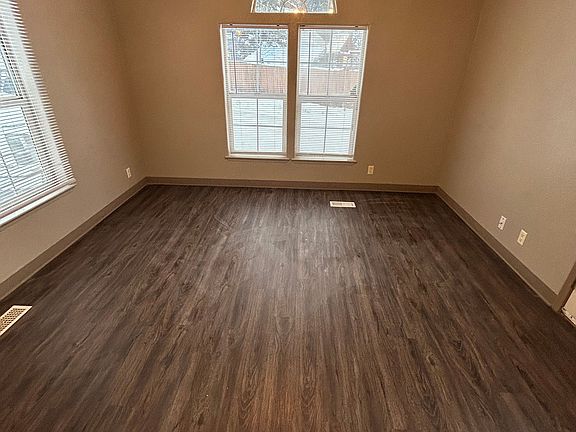 4th image of 1401 Davis Ave Trailer 3