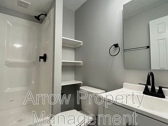 5th image of 877 N 26th St APT 13