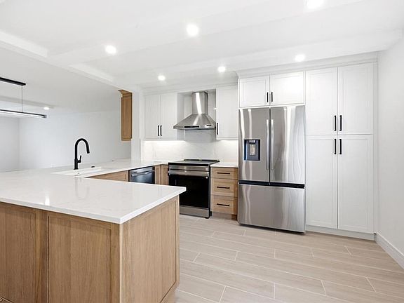 2nd image of 6985 Dennis CIR #204