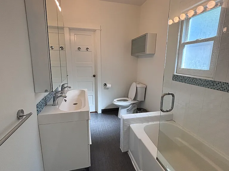 503 Bay St — Photo 26