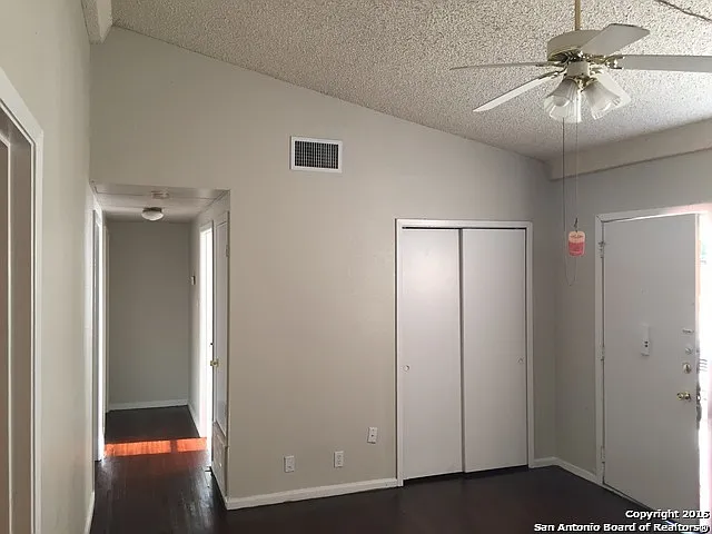 2 bed, 2.0 bath, 900 sqft, $1,000 — Photo 3