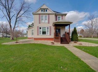 102 W 5th St, Gridley, IL 61744