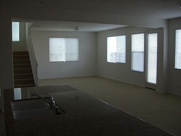 4th image of 12118 Marigold Dr