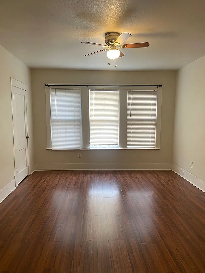 219 Paschal St — Photo 2