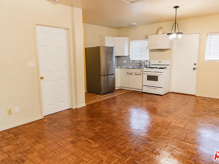 642 N La Jolla Ave #1/2 — Photo 8