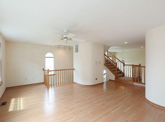 2nd image of 6207 S Knox Ave Unit G