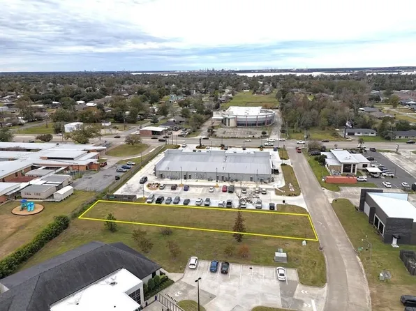 3723 Nelson Rd, Lake Charles, LA 70605