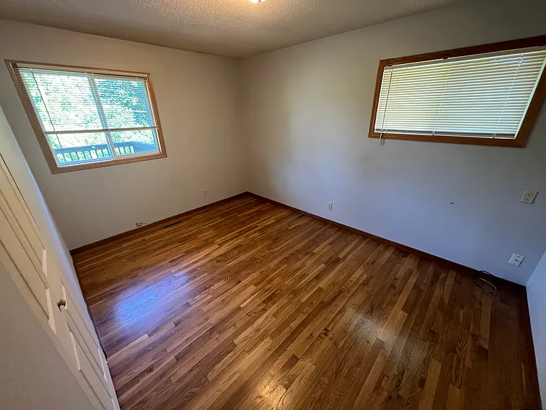 11828 Monroe Cir NE — Photo 7