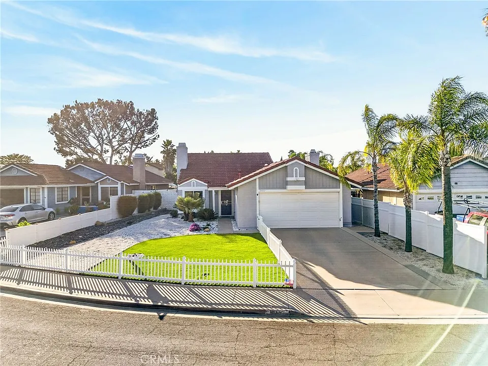 39427 Canyon Rim Cir