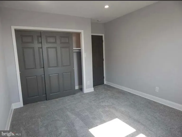 6625 N Gratz St — Photo 14