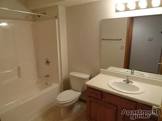 Elkhorn Ridge Apartments — Photo 15