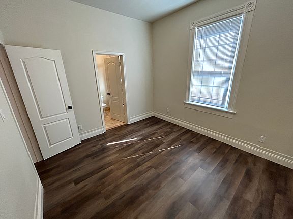 5th image of 1536 Flora St