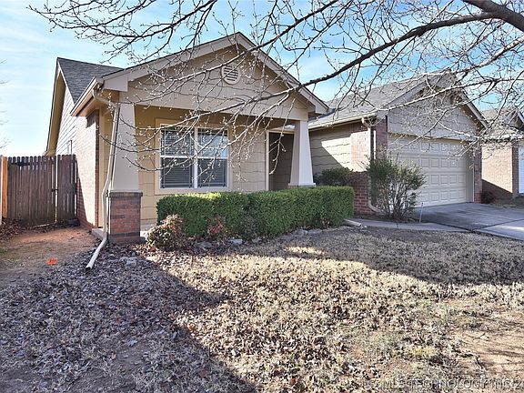 2nd image of 2021 E Concord St