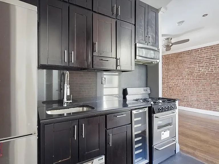 326 E 100th St #R5D — Photo 6