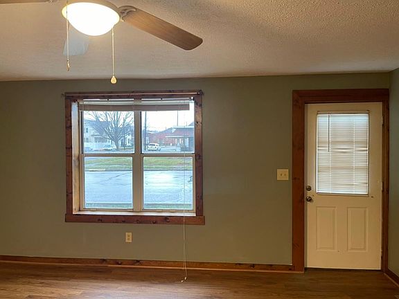 3rd image of 1500 N Grand Ave #4