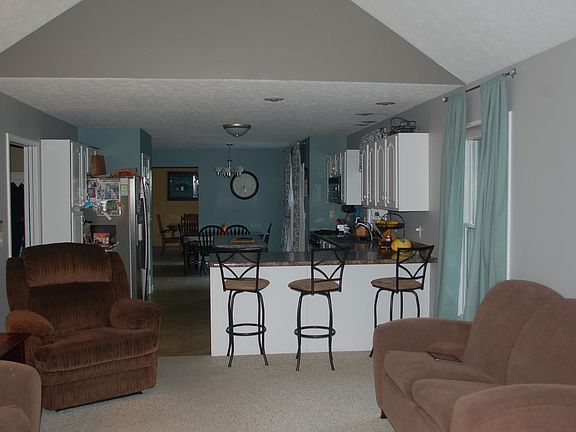 3rd image of 4035 Stonegate Dr