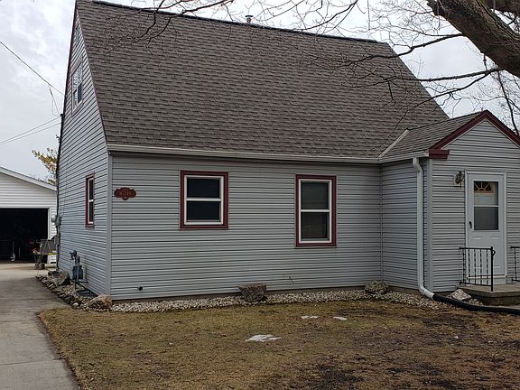 2nd image of W7149 School Dr