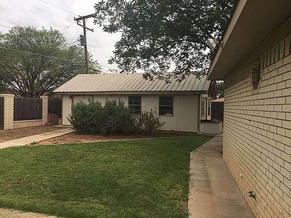 3rd image of 3113 Deering Dr
