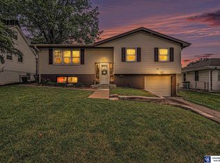 5709 Fort St, Omaha, NE 68104