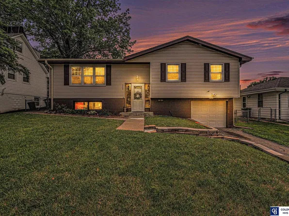 5709 Fort St, Omaha, NE 68104