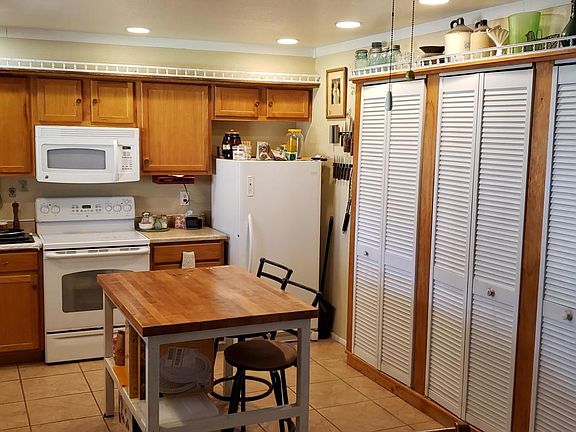 3rd image of 9022 E Gary Ln